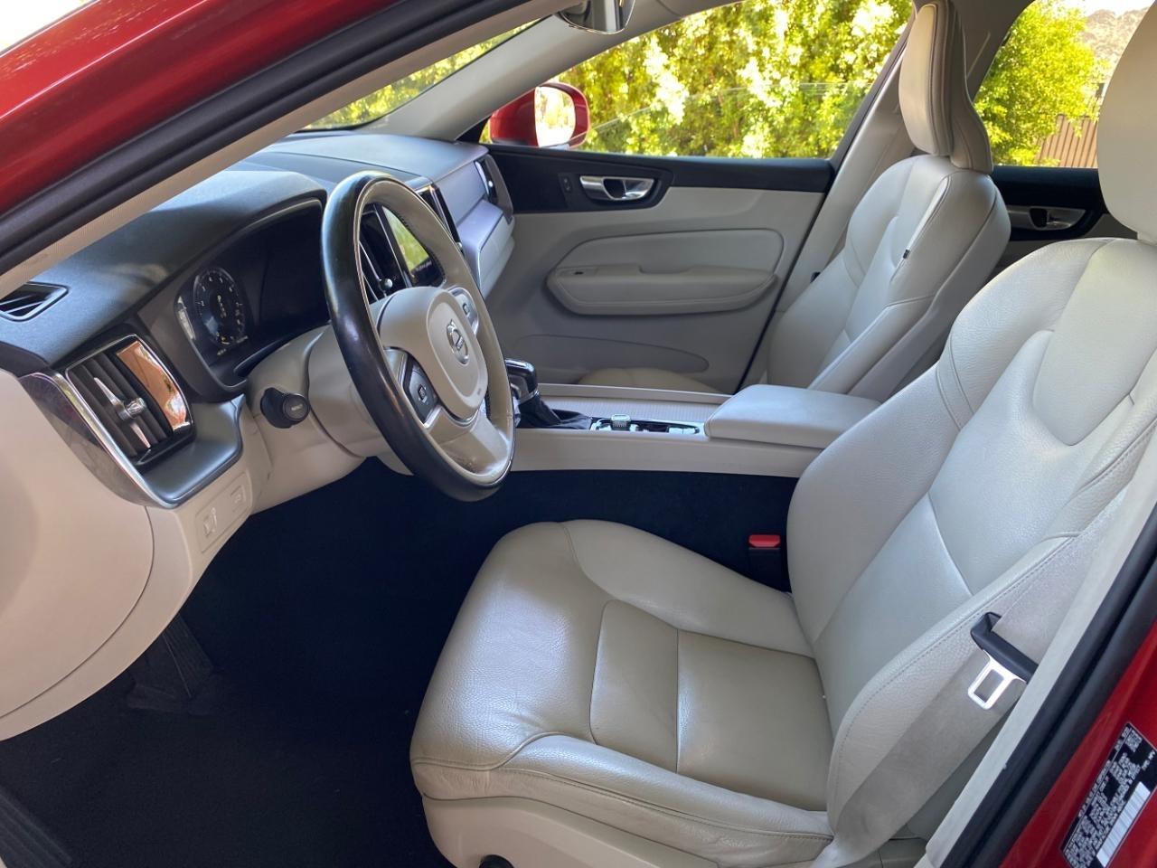 Volvo XC60 T5 Momentum AWD 2021