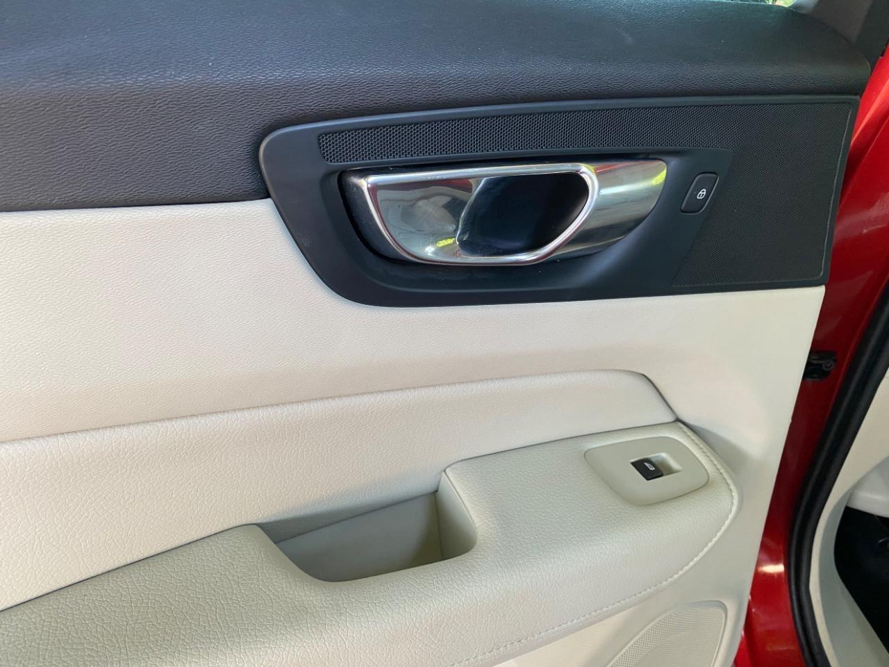 Volvo XC60 T5 Momentum AWD 2021