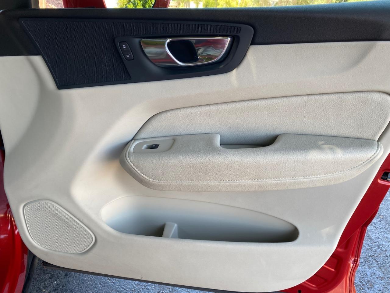 Volvo XC60 T5 Momentum AWD 2021