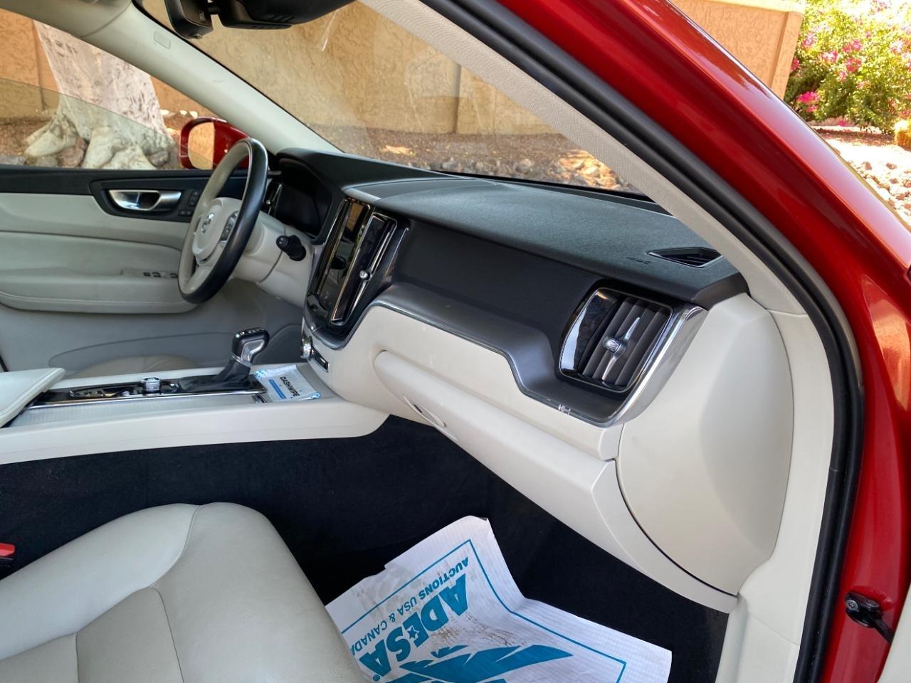 Volvo XC60 T5 Momentum AWD 2021