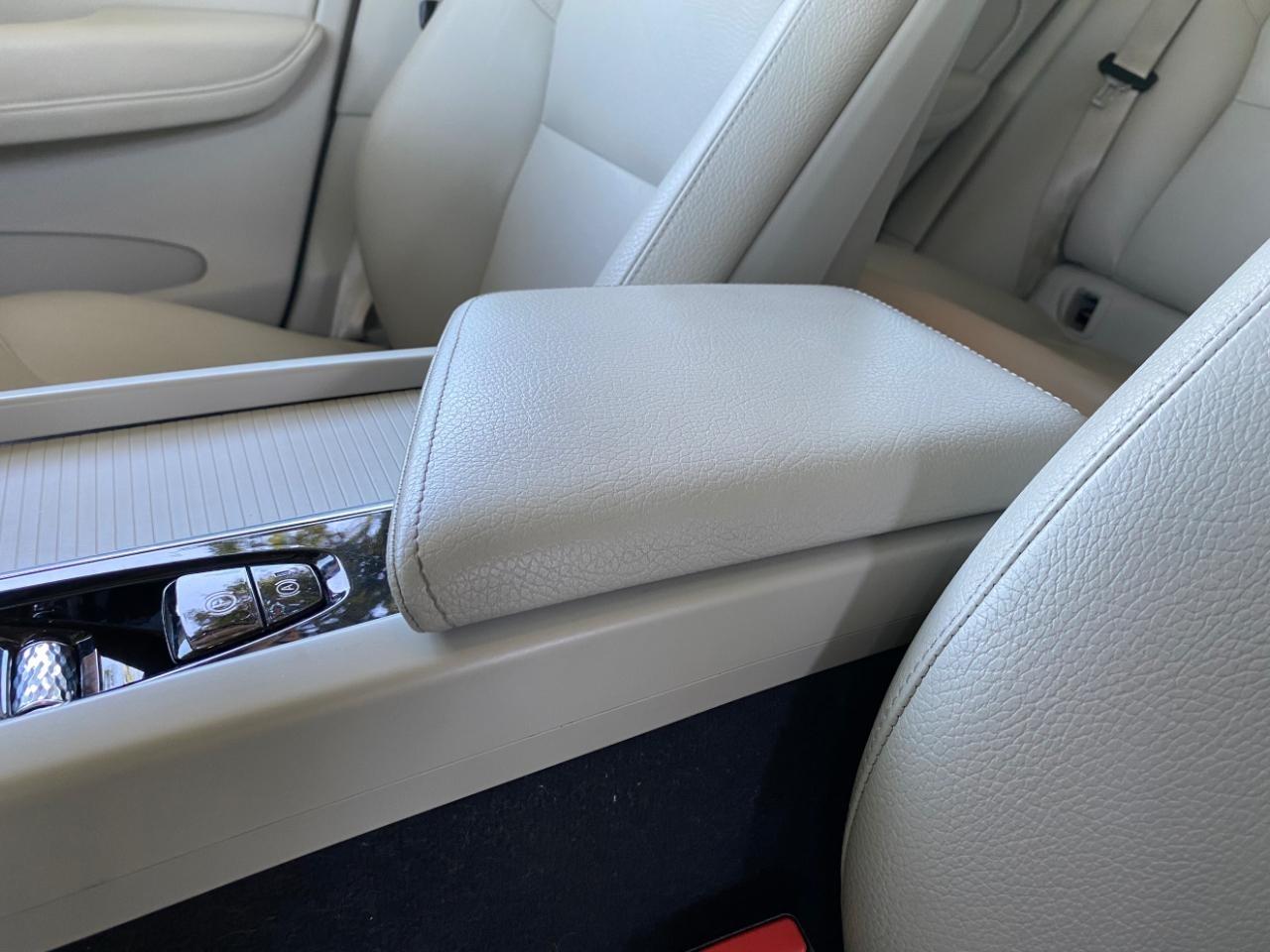 Volvo XC60 T5 Momentum AWD 2021