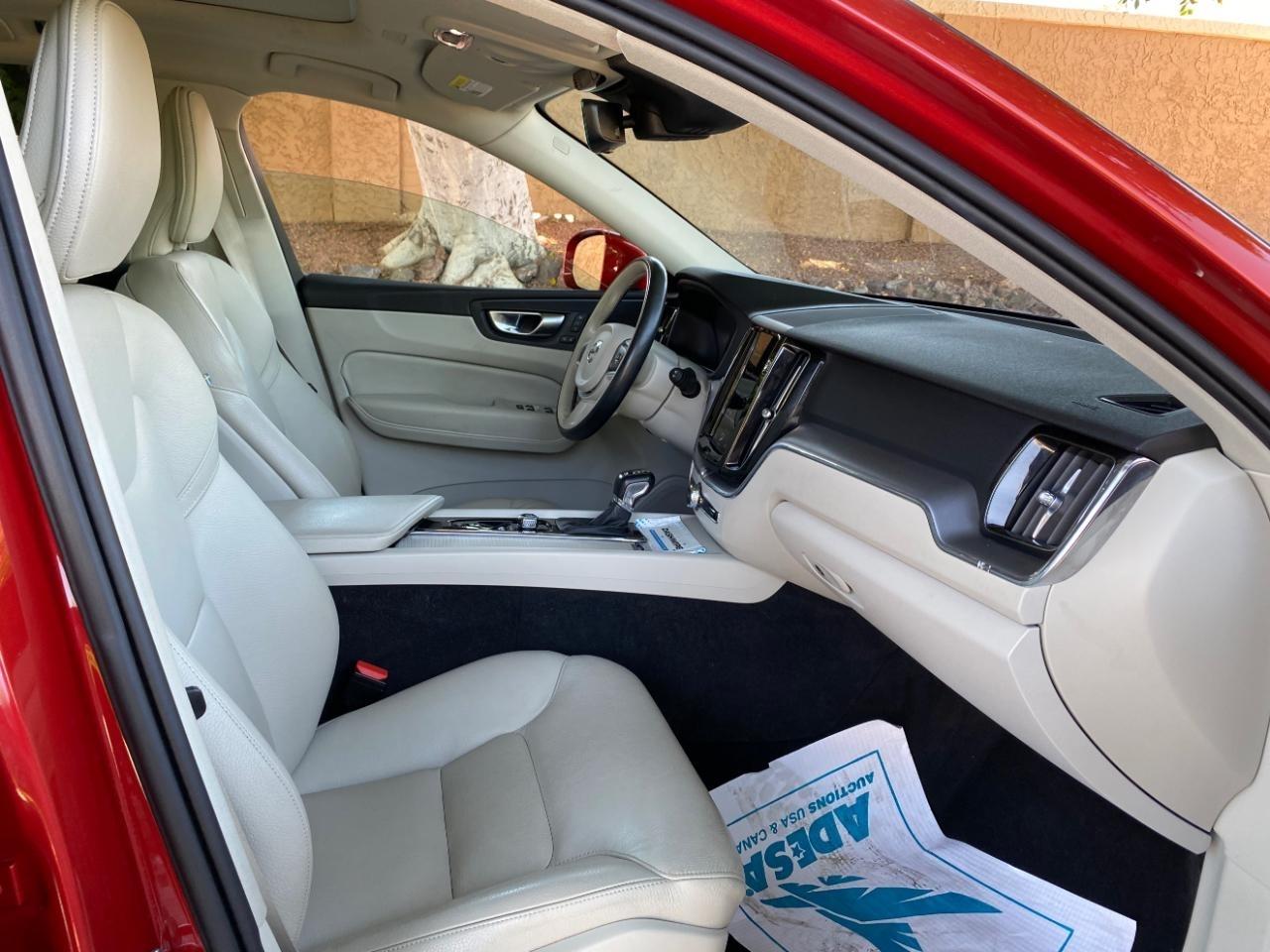 Volvo XC60 T5 Momentum AWD 2021
