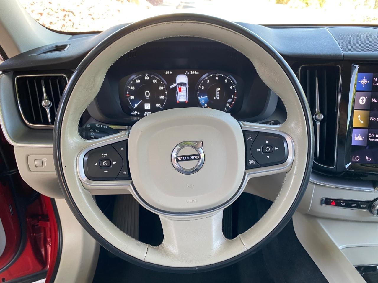 Volvo XC60 T5 Momentum AWD 2021