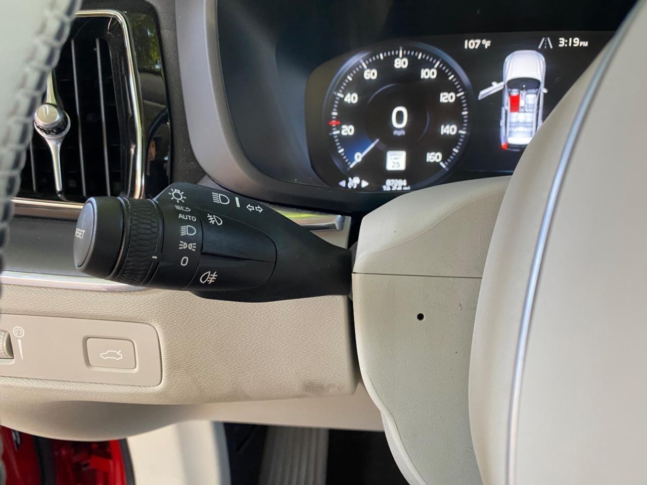 Volvo XC60 T5 Momentum AWD 2021