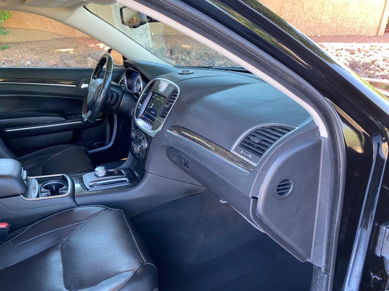 Chrysler 300 Limited AWD 2019