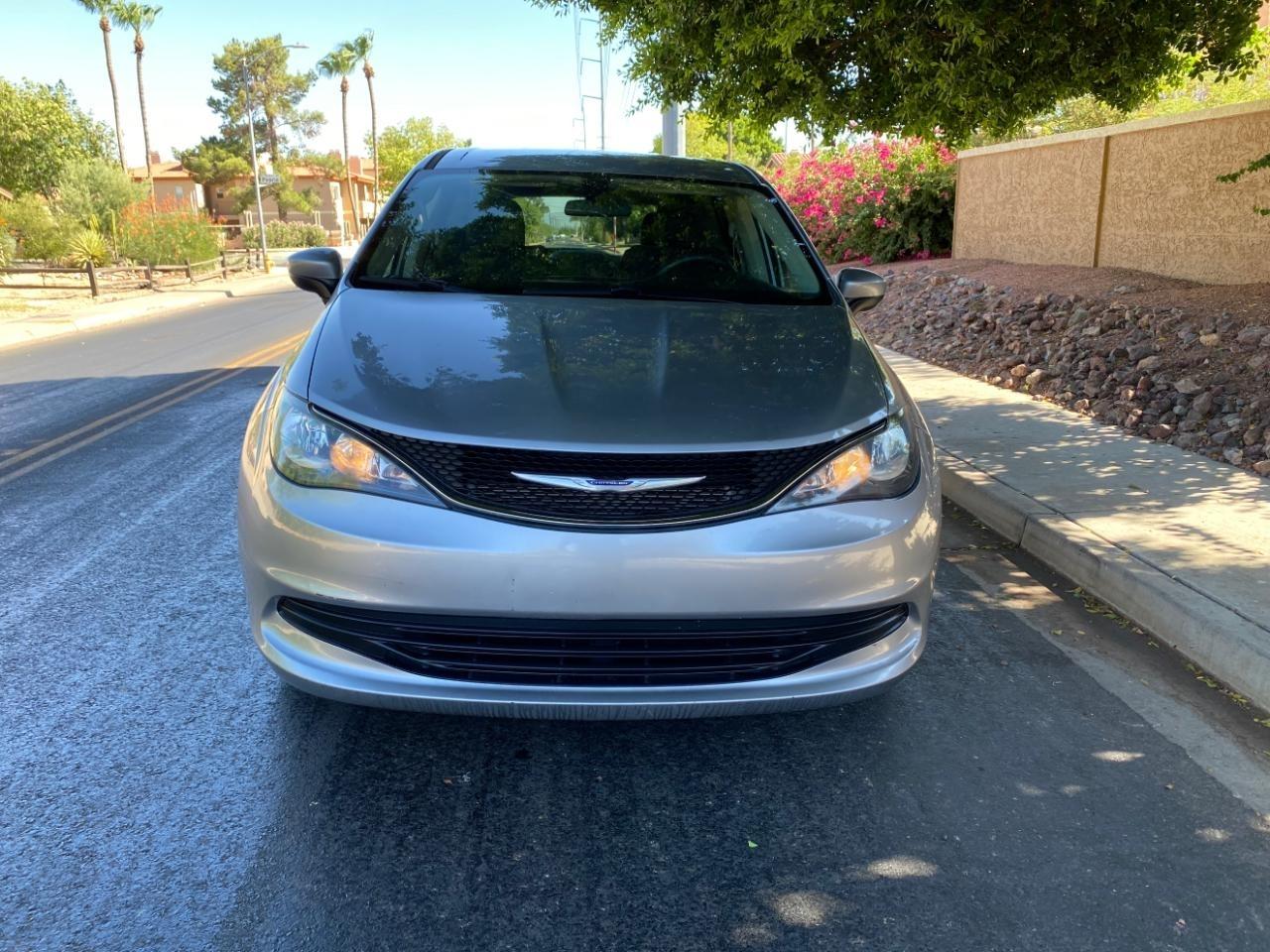Chrysler Pacifica LX 2019