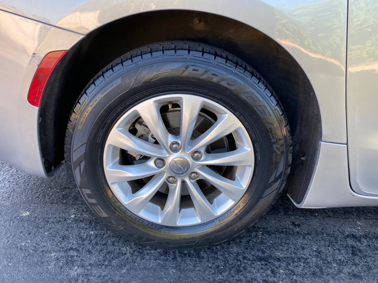 Chrysler Pacifica LX 2019