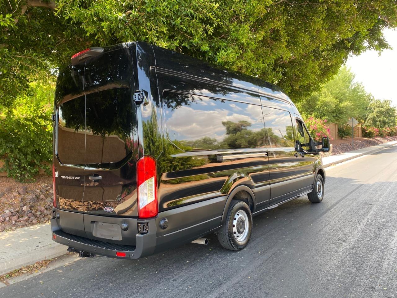 Ford Transit 250 Van High Roof w/Sliding Pass. 148-in. WB EL 2023