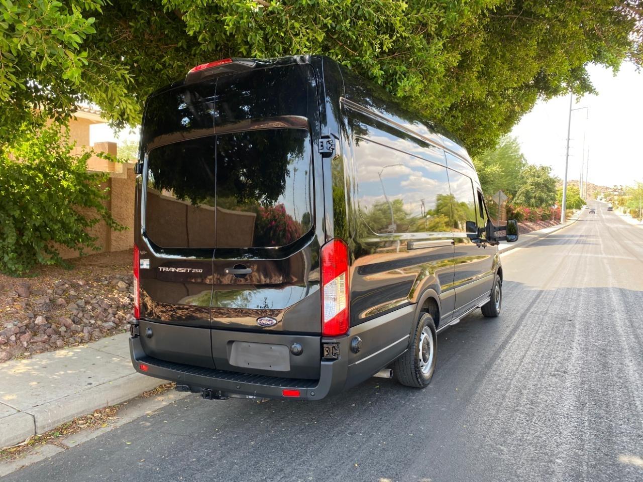 Ford Transit 250 Van High Roof w/Sliding Pass. 148-in. WB EL 2023