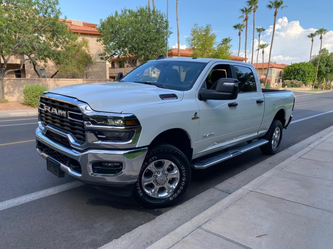 RAM 2500 Big Horn Crew Cab 4WD 2025