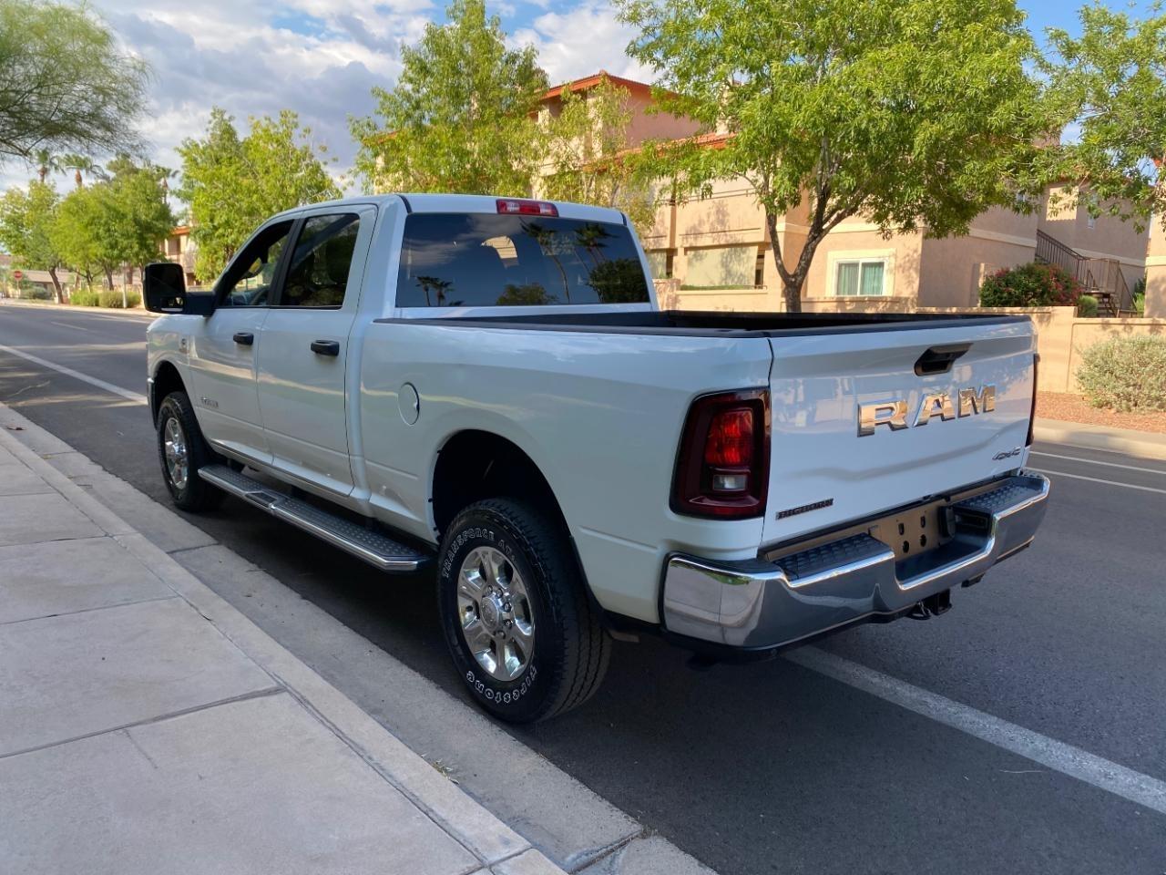 RAM 2500 Big Horn Crew Cab 4WD 2025