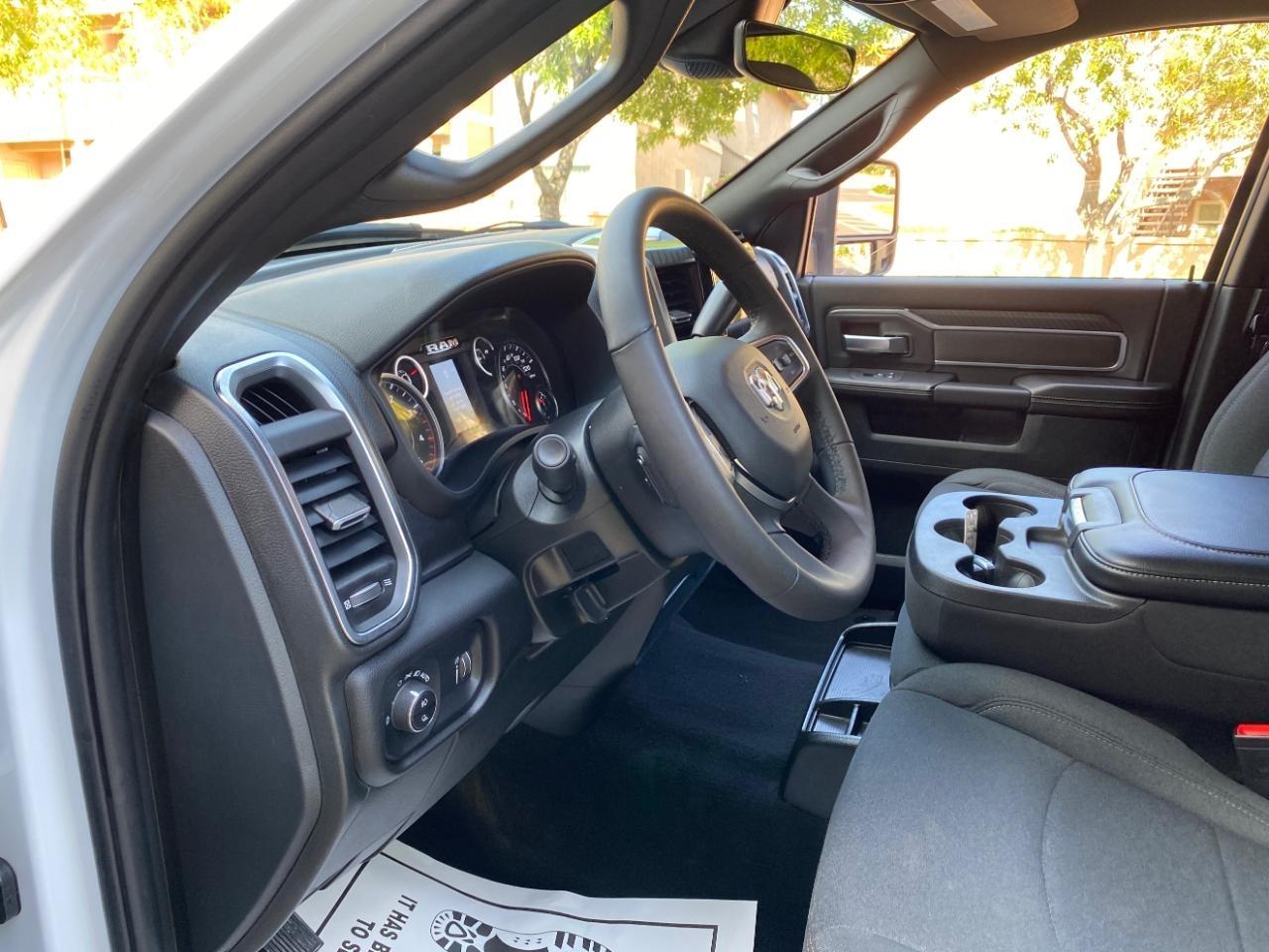 RAM 2500 Big Horn Crew Cab 4WD 2025