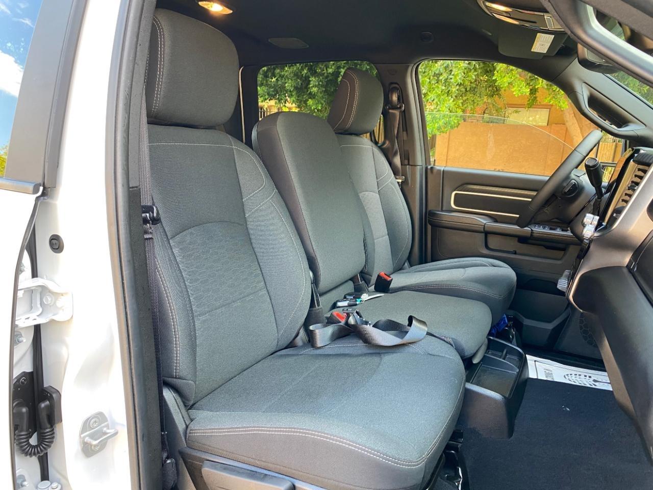 RAM 2500 Big Horn Crew Cab 4WD 2025