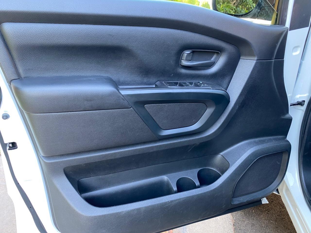 Nissan Titan S Crew Cab 2WD 2022