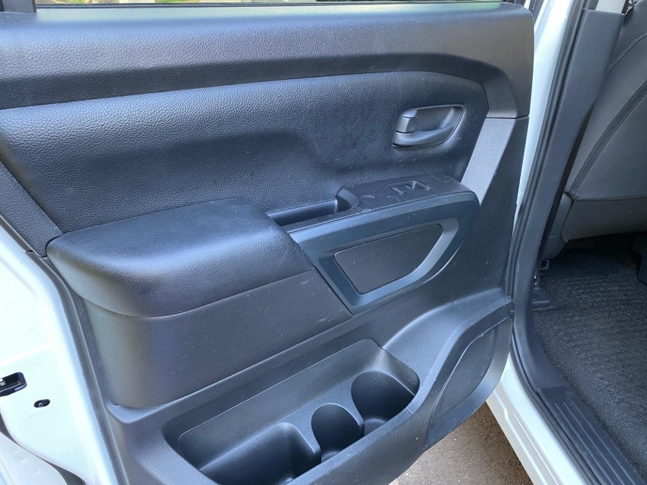 Nissan Titan S Crew Cab 2WD 2022