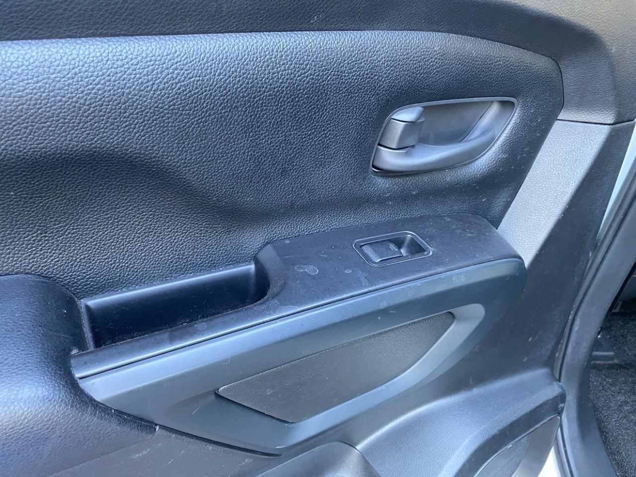 Nissan Titan S Crew Cab 2WD 2022