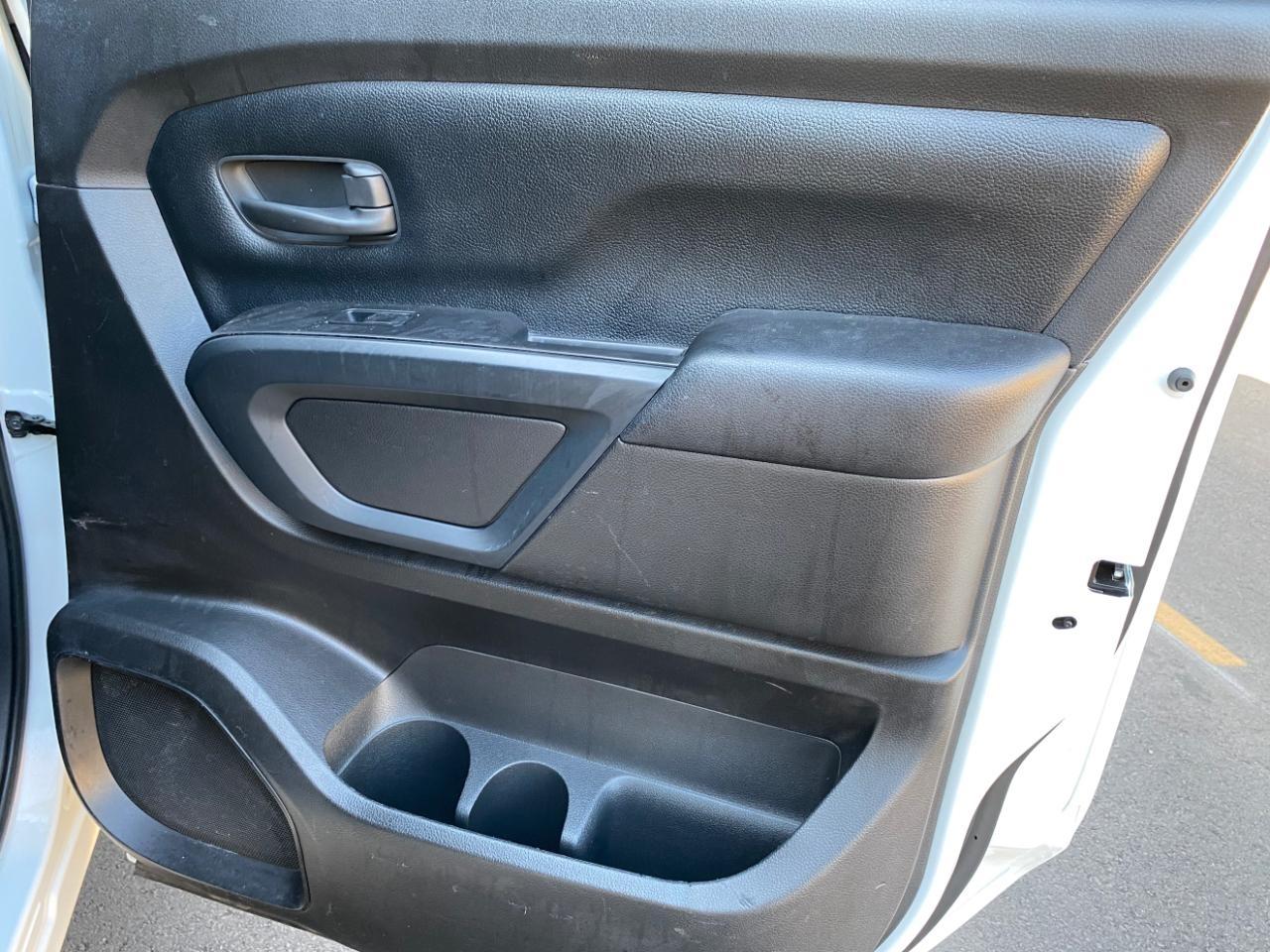Nissan Titan S Crew Cab 2WD 2022