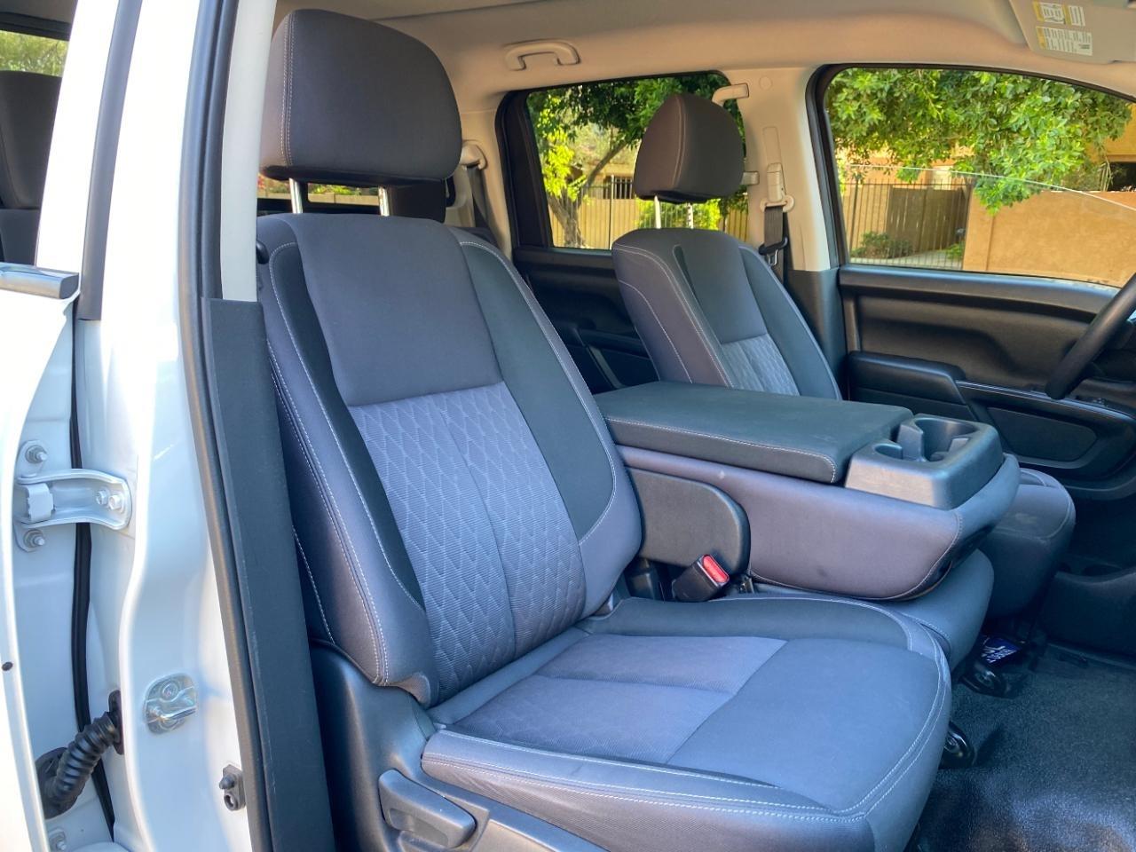 Nissan Titan S Crew Cab 2WD 2022