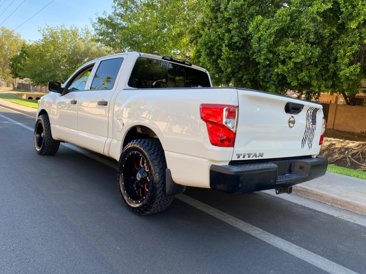 Nissan Titan S Crew Cab 2WD 2022