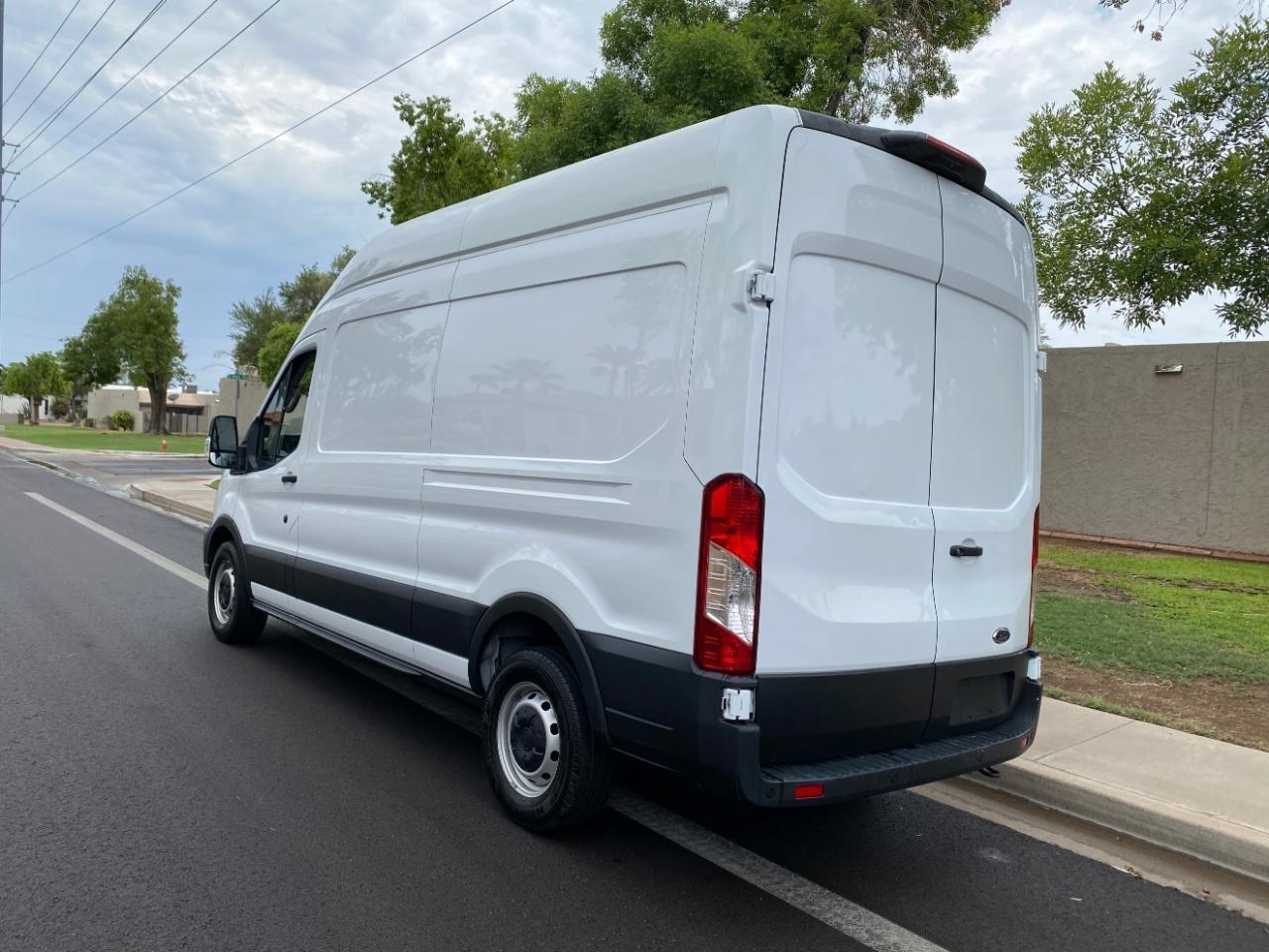 Ford Transit 250 Van Low Roof w/Sliding Pass. 130-in. WB 2021