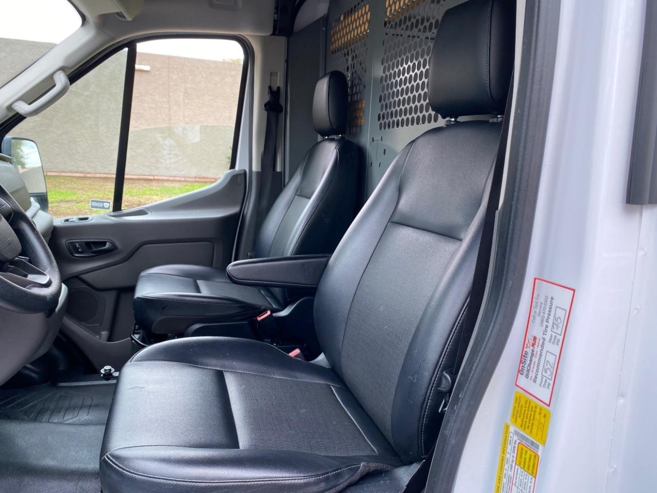 Ford Transit 250 Van Low Roof w/Sliding Pass. 130-in. WB 2021