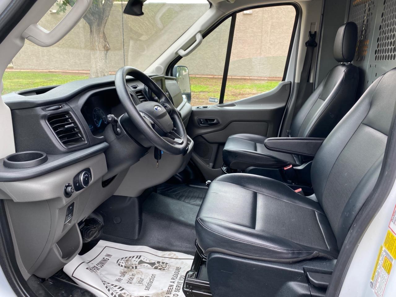 Ford Transit 250 Van Low Roof w/Sliding Pass. 130-in. WB 2021