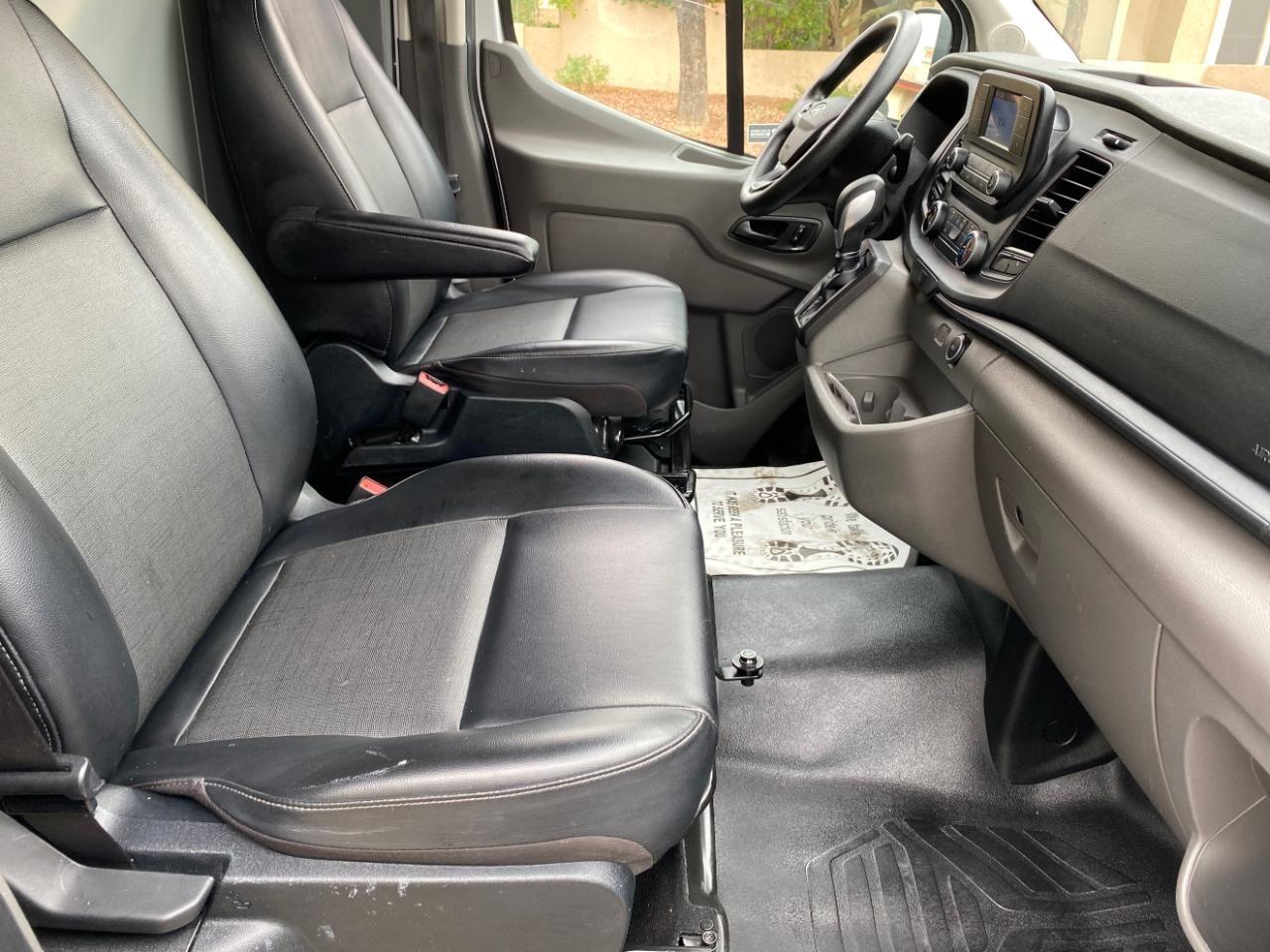 Ford Transit 250 Van Low Roof w/Sliding Pass. 130-in. WB 2021