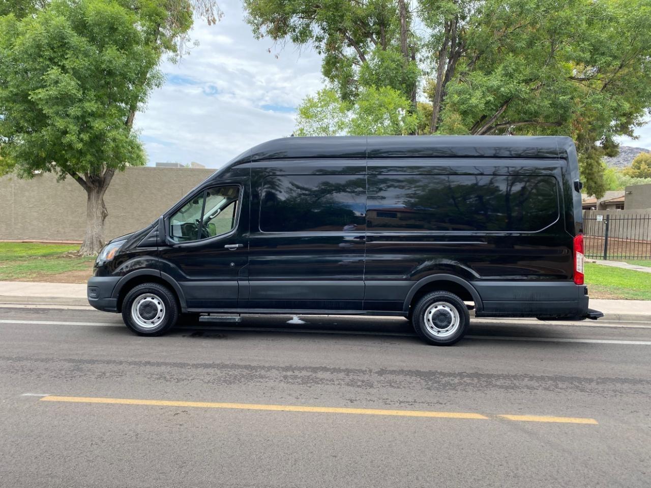 Ford Transit 250 Van High Roof w/Sliding Pass. 148-in. WB EL 2023