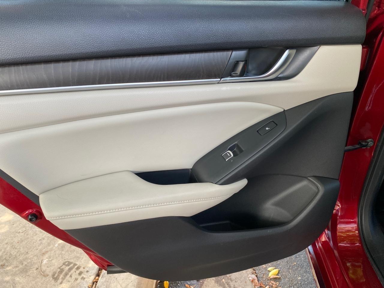Honda Accord Touring 2.0T 10A 2018