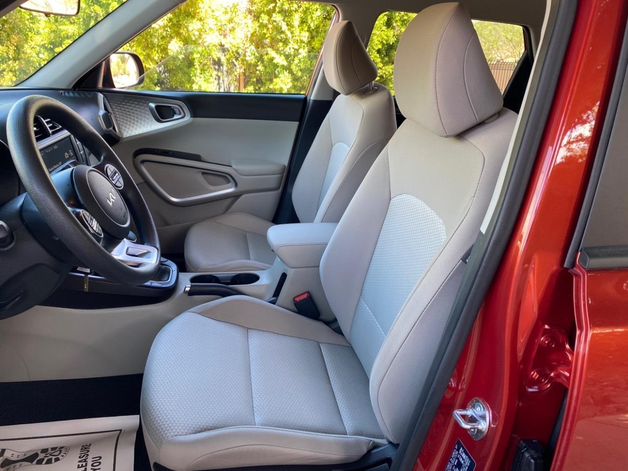 Kia Soul LX CVT 2024