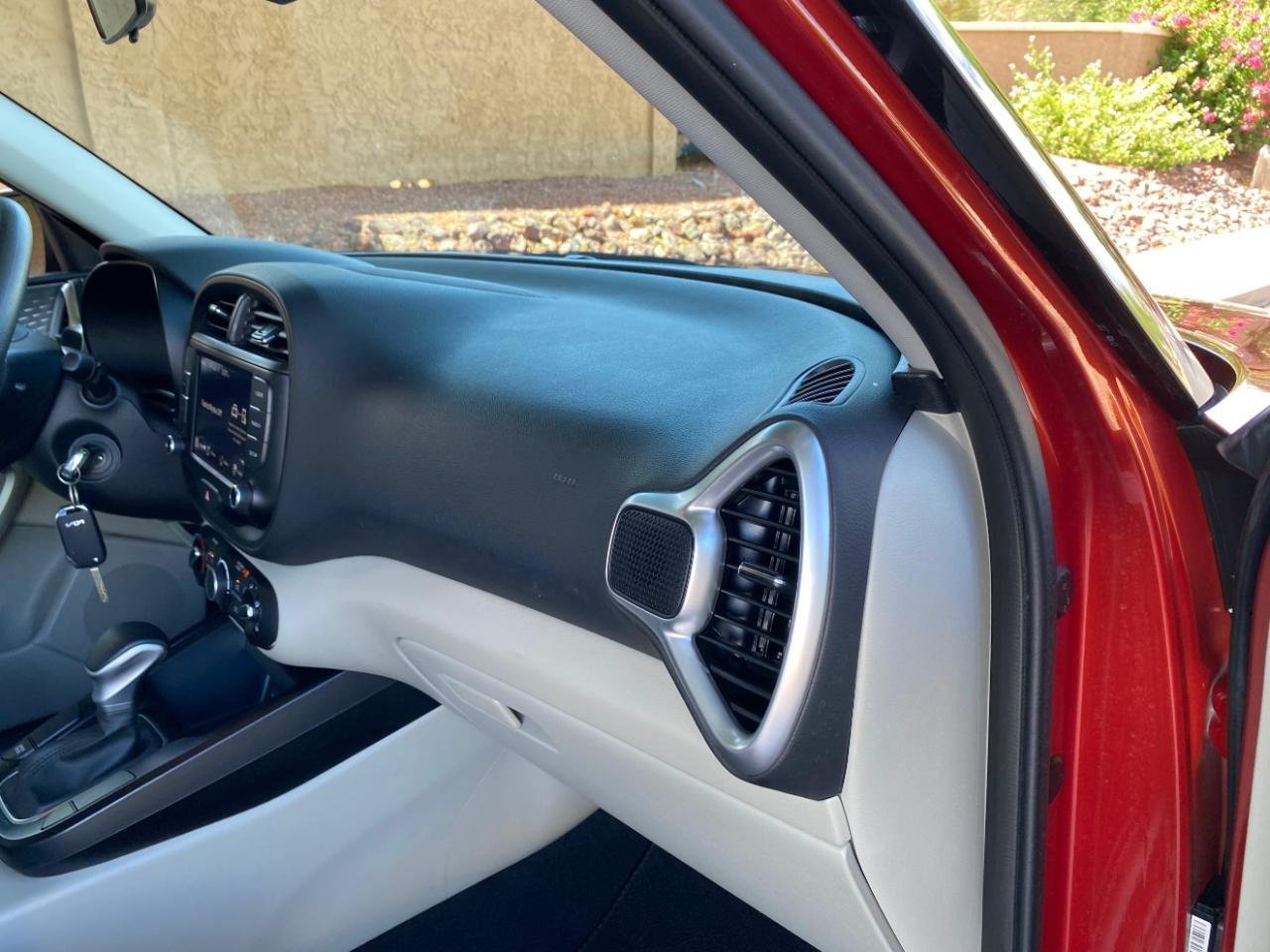 Kia Soul LX CVT 2024