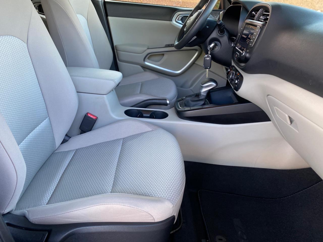 Kia Soul LX CVT 2024