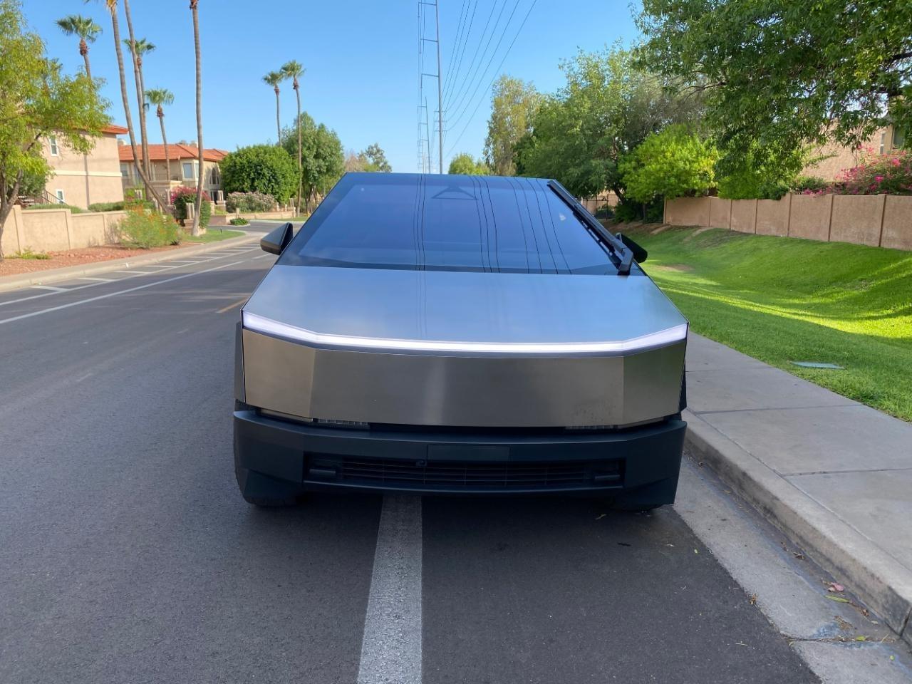Tesla Cybertruck Base 2025