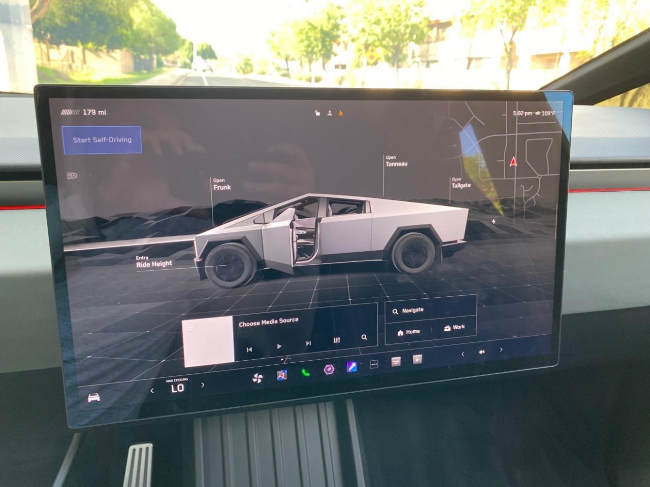 Tesla Cybertruck Base 2025