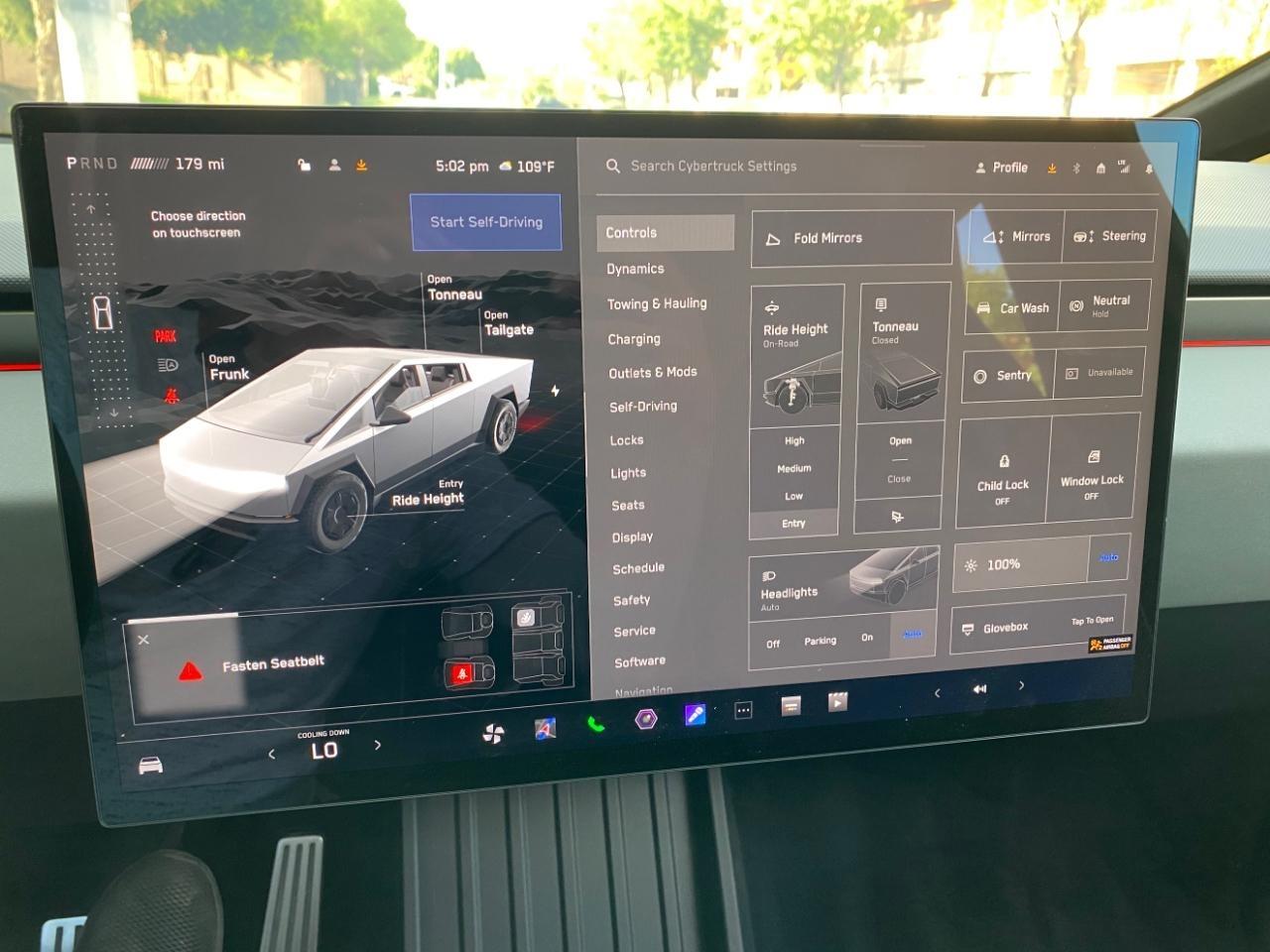 Tesla Cybertruck Base 2025
