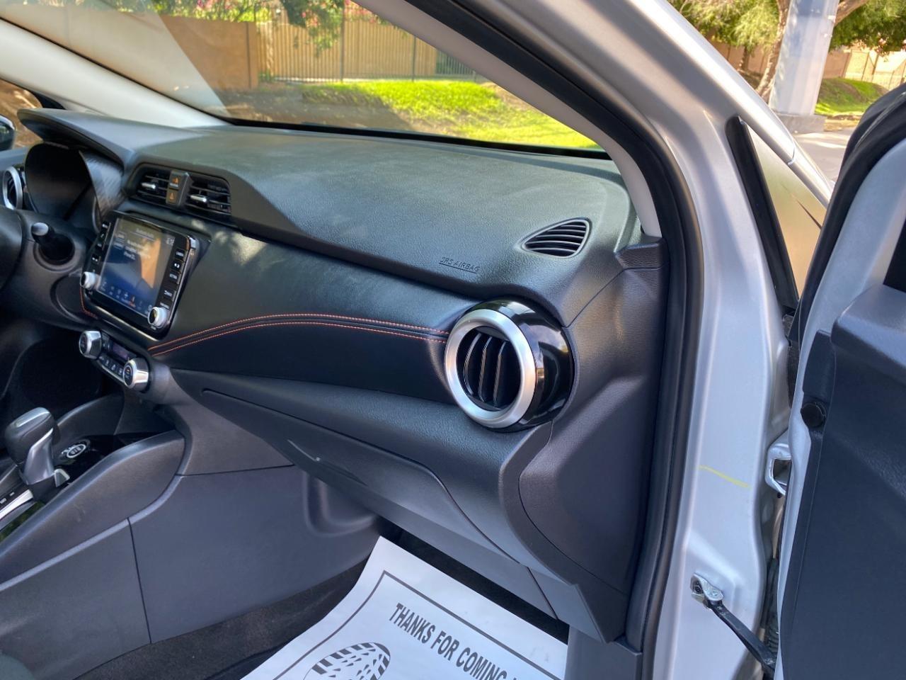 Nissan Versa SR 2025