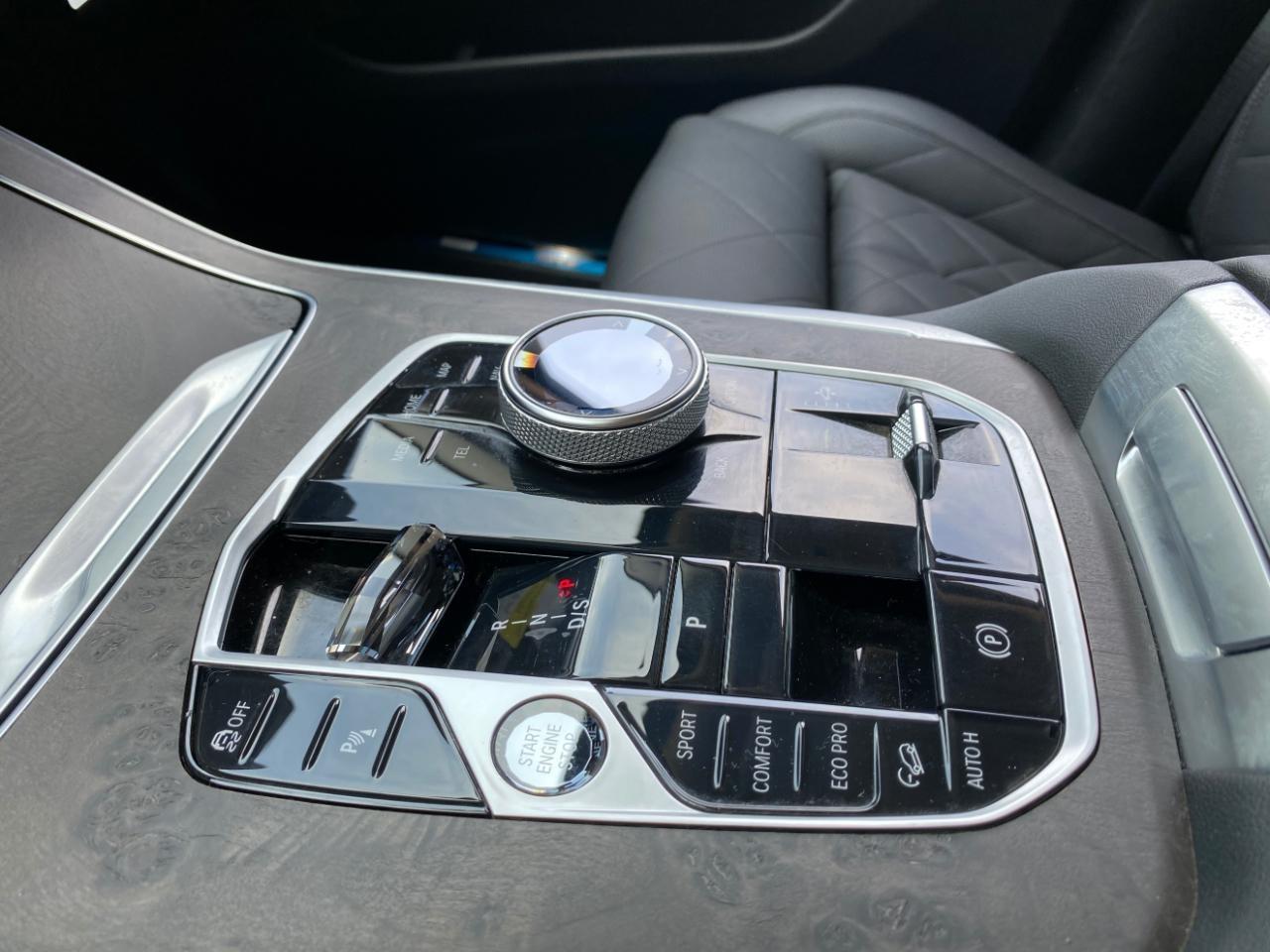 BMW X7 xDrive40i 2025