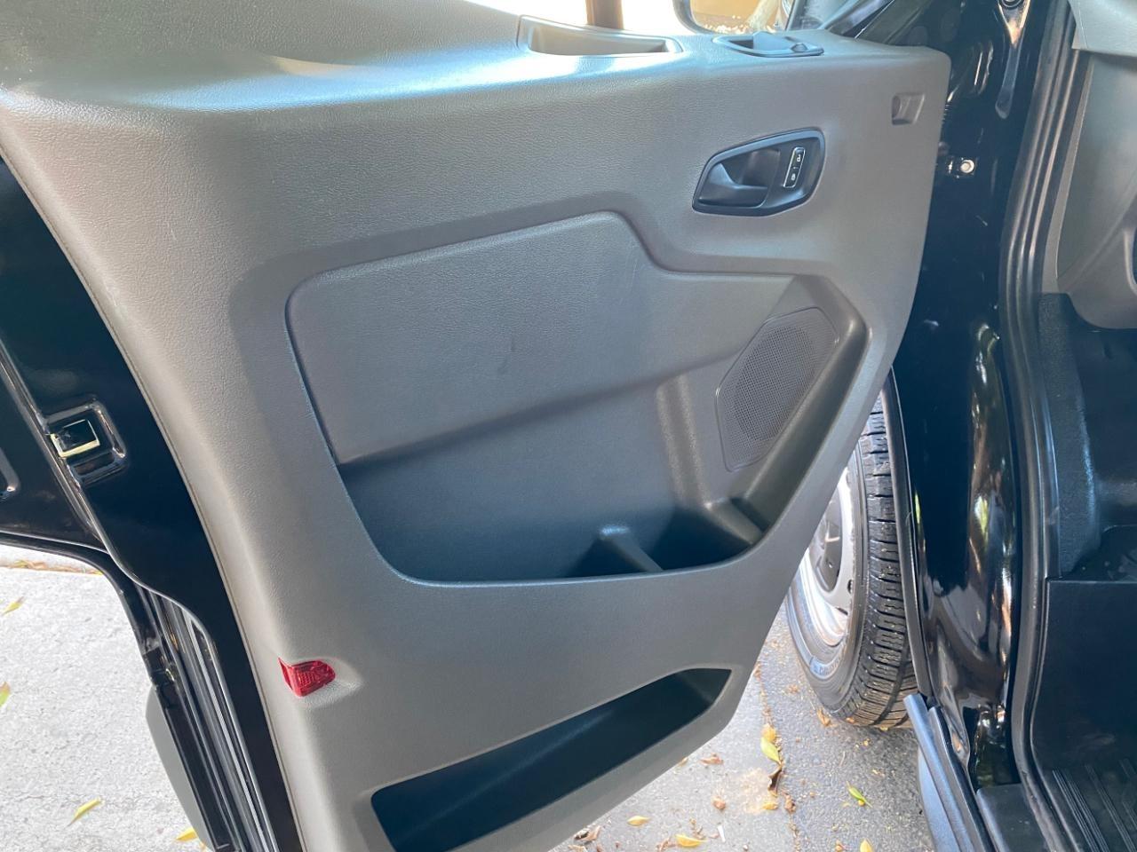 Ford Transit 250 Van High Roof w/Sliding Pass. 148-in. WB EL 2023