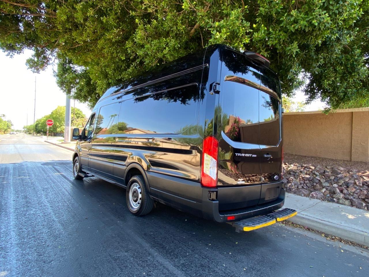 Ford Transit 250 Van High Roof w/Sliding Pass. 148-in. WB EL 2023