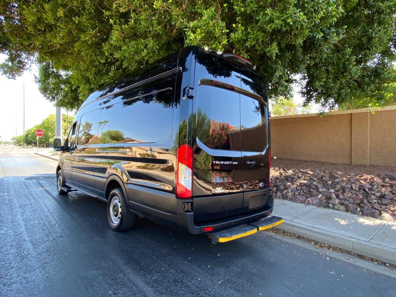 Ford Transit 250 Van High Roof w/Sliding Pass. 148-in. WB EL 2023