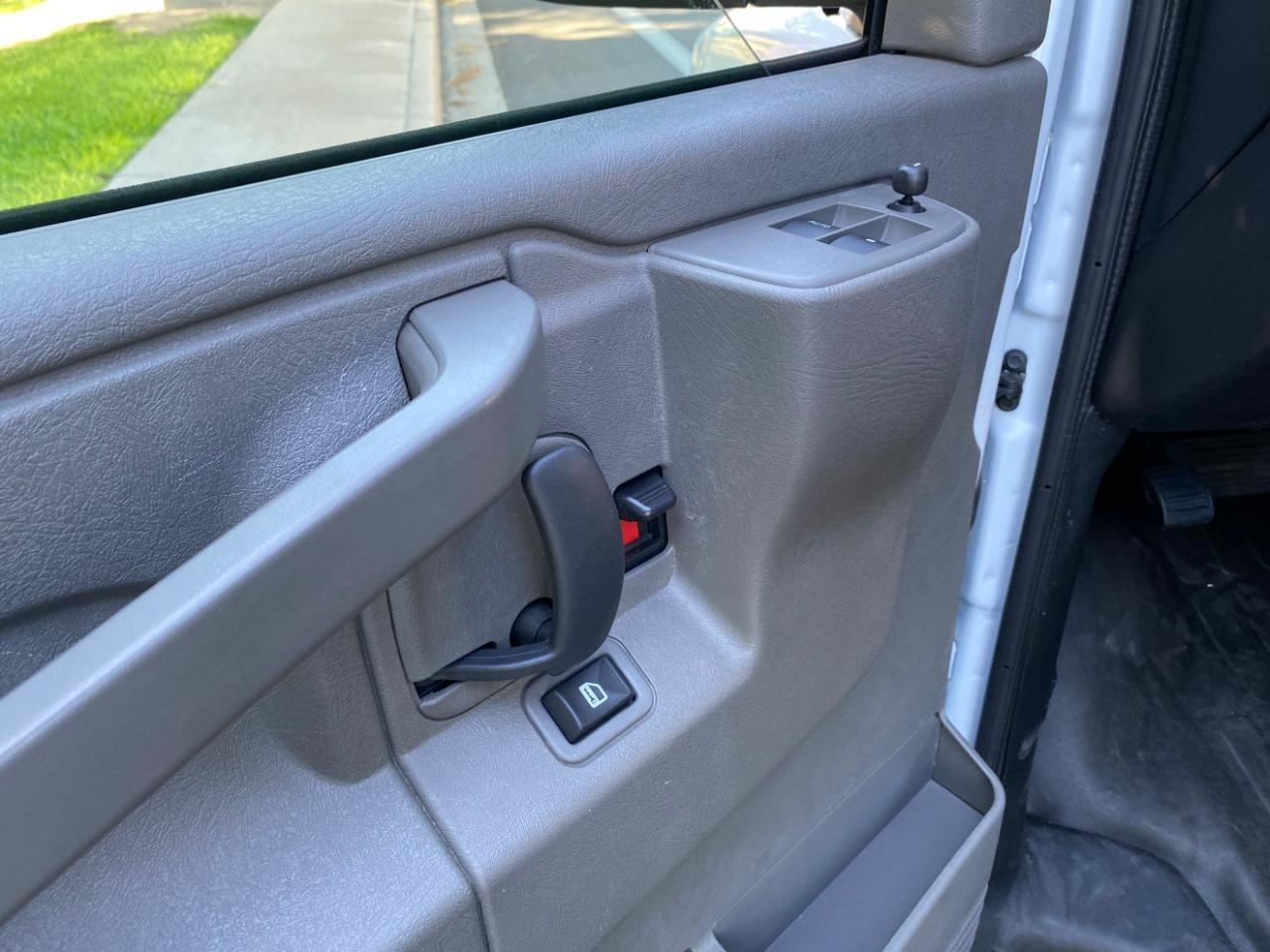Chevrolet Express 2500 Cargo 2025
