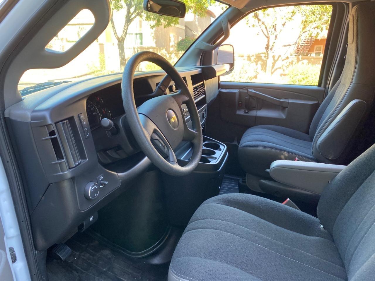 Chevrolet Express 2500 Cargo 2025