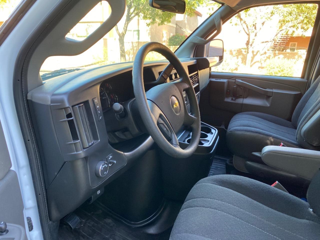 Chevrolet Express 2500 Cargo 2025