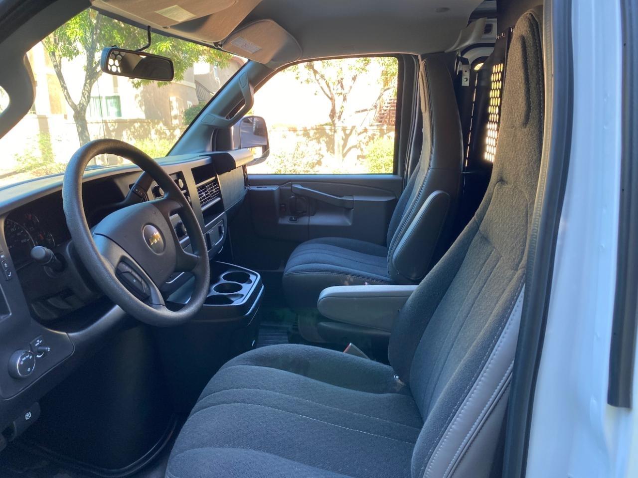 Chevrolet Express 2500 Cargo 2025