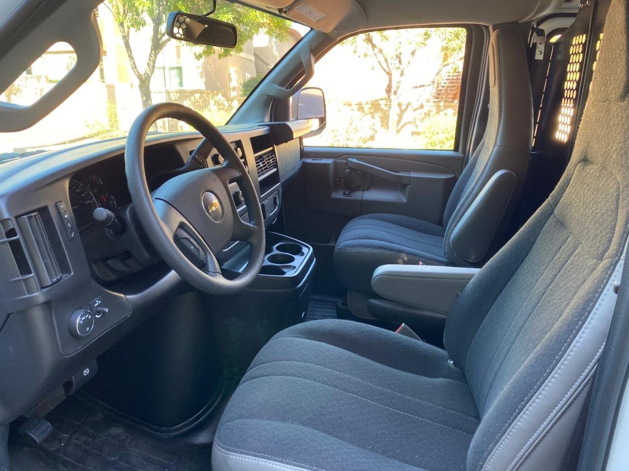 Chevrolet Express 2500 Cargo 2025