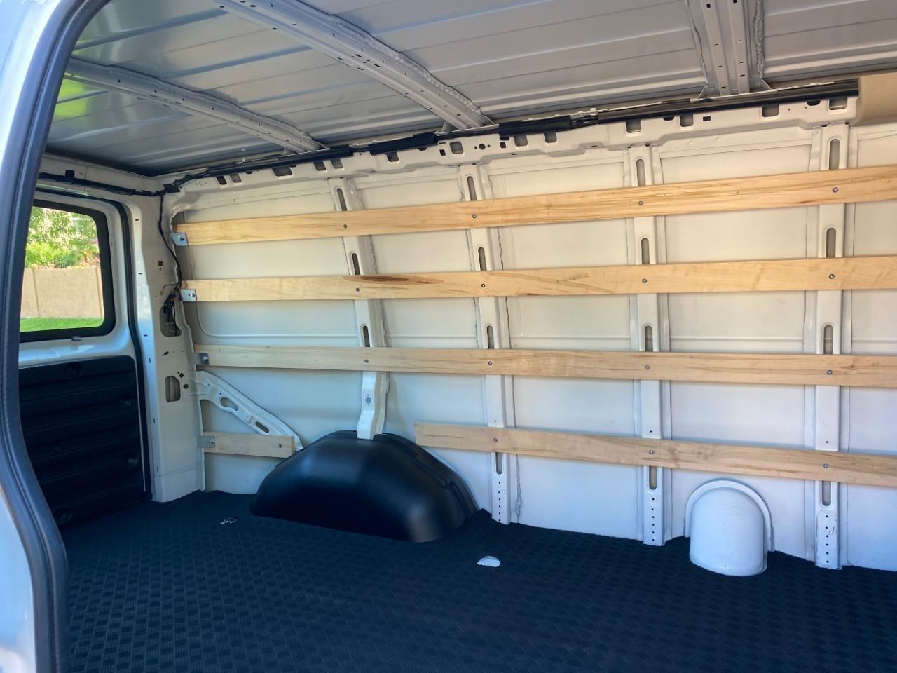 Chevrolet Express 2500 Cargo 2025
