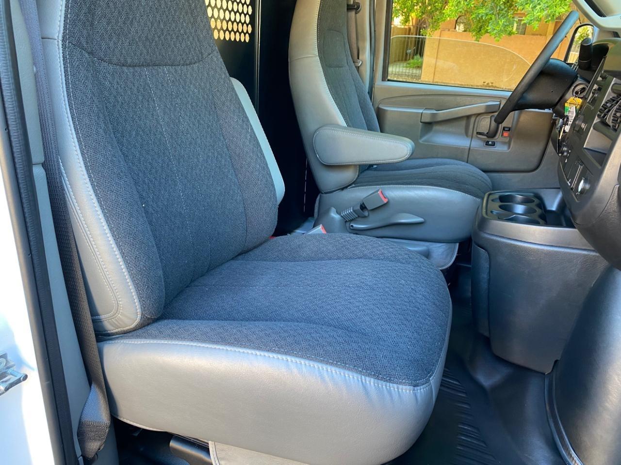 Chevrolet Express 2500 Cargo 2025
