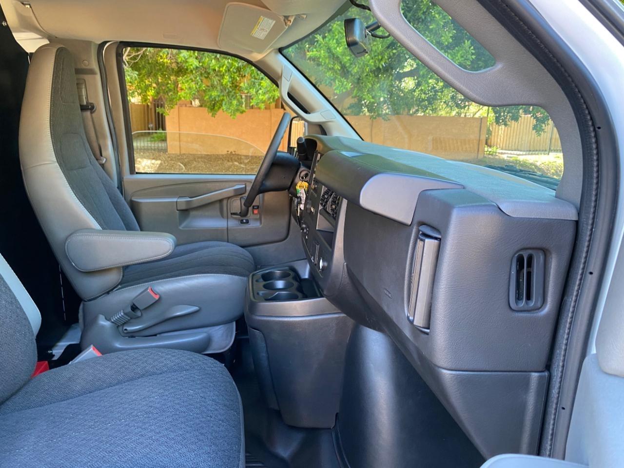 Chevrolet Express 2500 Cargo 2025