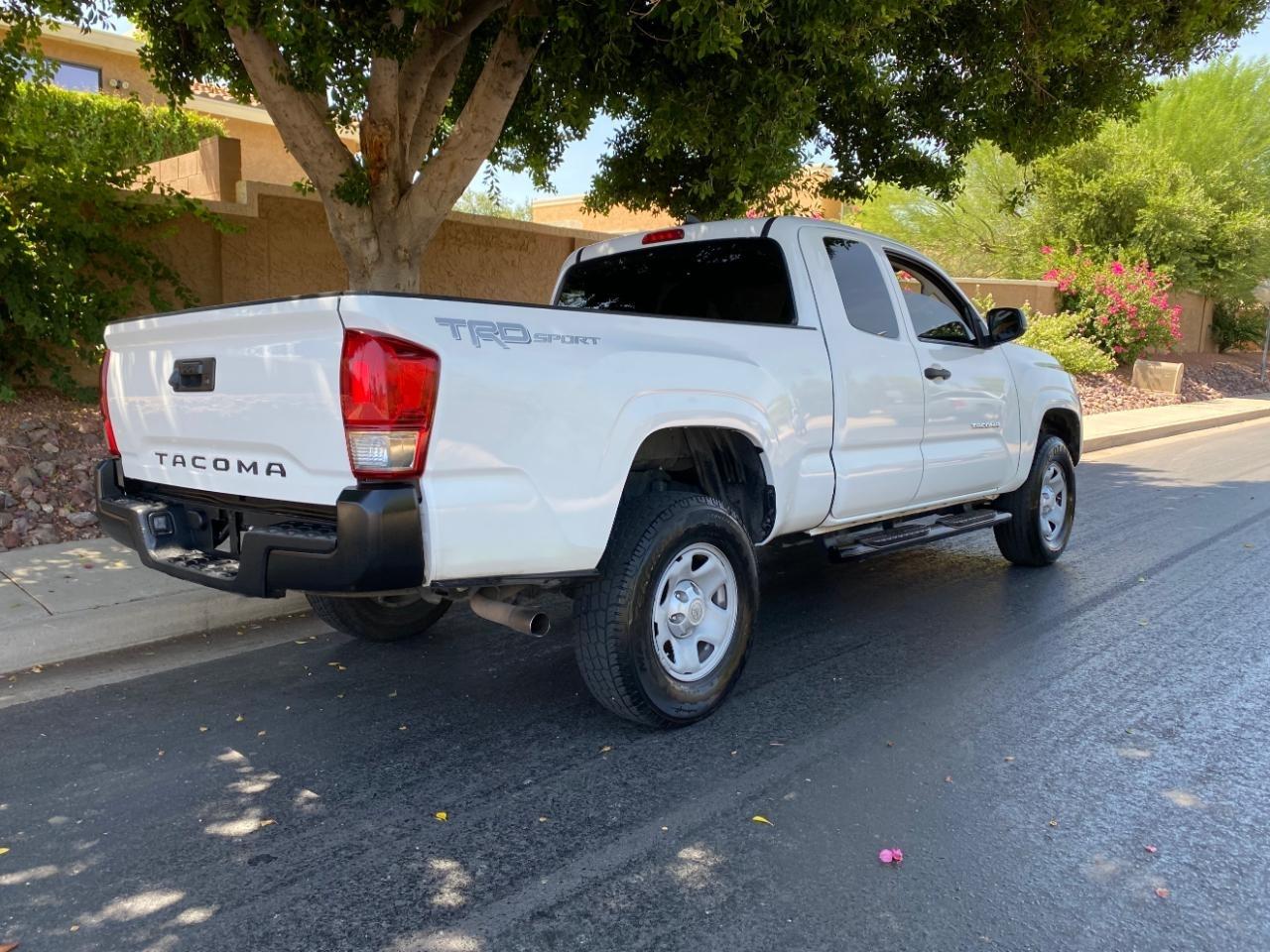 Toyota Tacoma SR5 Access Cab I4 6AT 2WD 2017