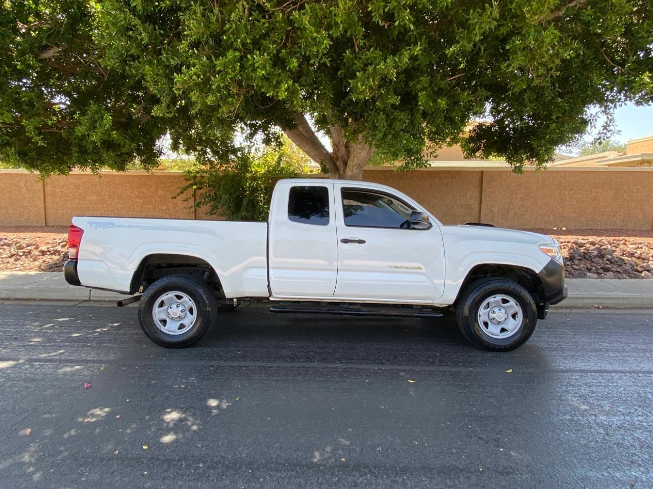 Toyota Tacoma SR5 Access Cab I4 6AT 2WD 2017